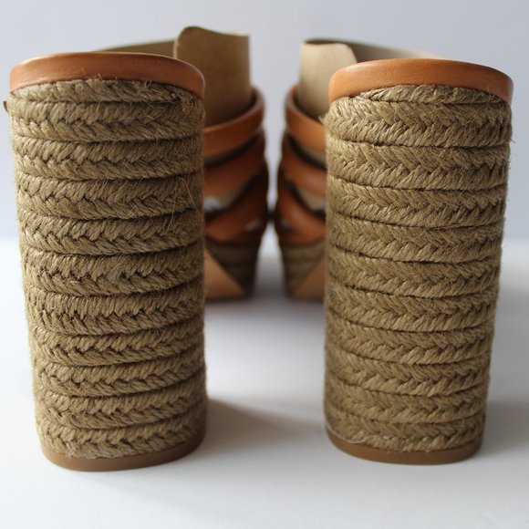 VINCE CAMUTO - Retro-Chic Platform Sandals - VC-Patrest - Picture 8 of 16